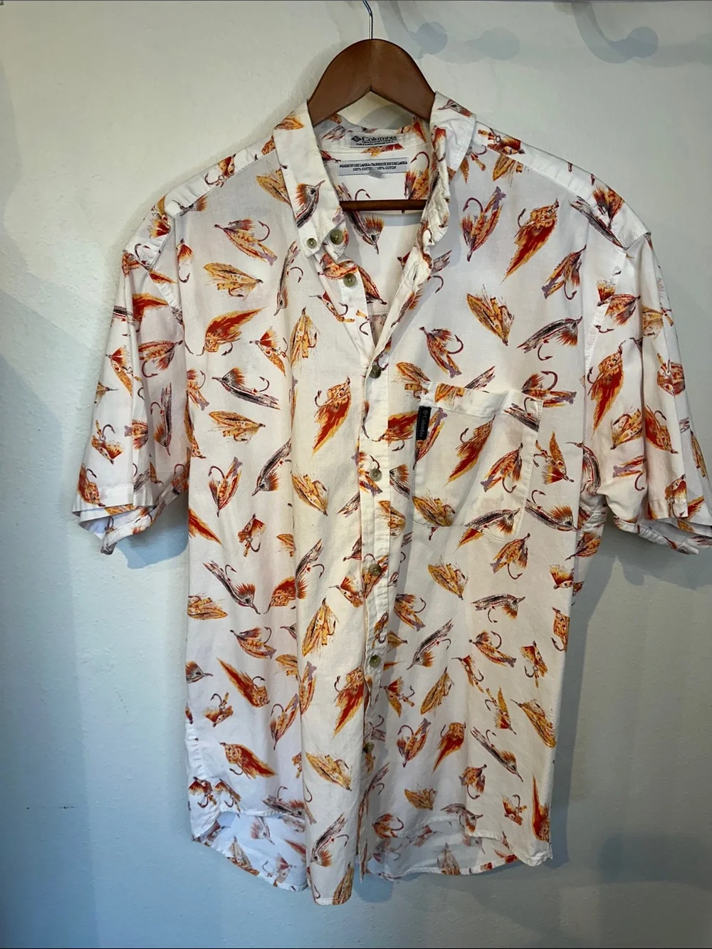 100% Cotton Short-Sleeve Shirt with Orange lure graphic Print L